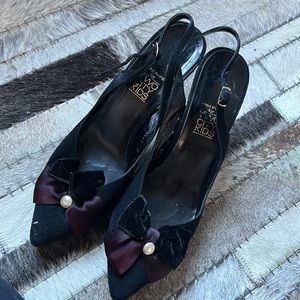 REED EVINS Black Velvet Detailed Kitten Heels